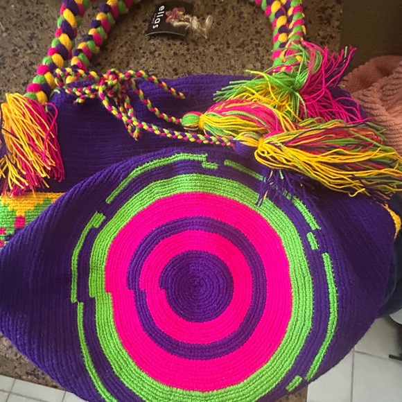 Hand woven Columbian bag - Picture 3 of 3